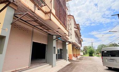 Gewerbefläche zum Kauf mit 4 Zimmer in Mueang Udon Thani, Udon Thani