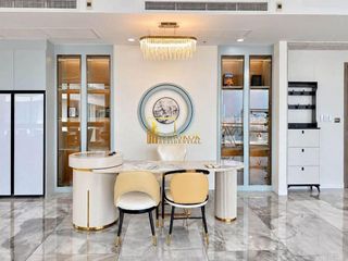 For rent and for sale 4 bedrooms condo in Watthana, Bangkok