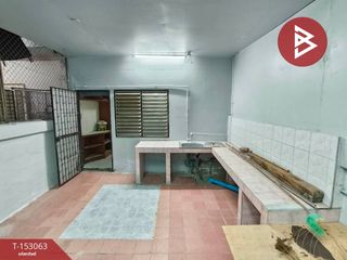 À vendre 2 chambres maison de ville à Ban Pho, Chachoengsao