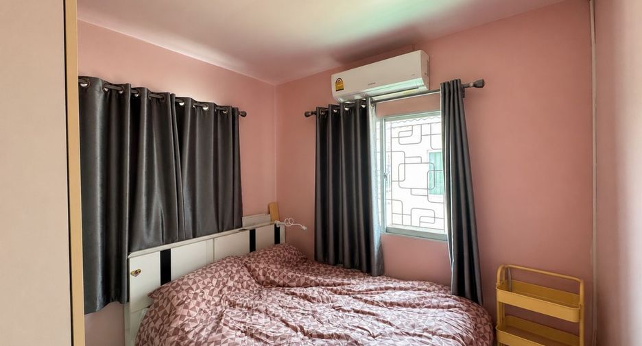 For sale 3 bedrooms townhouse in Mueang Samut Prakan, Samut Prakan
