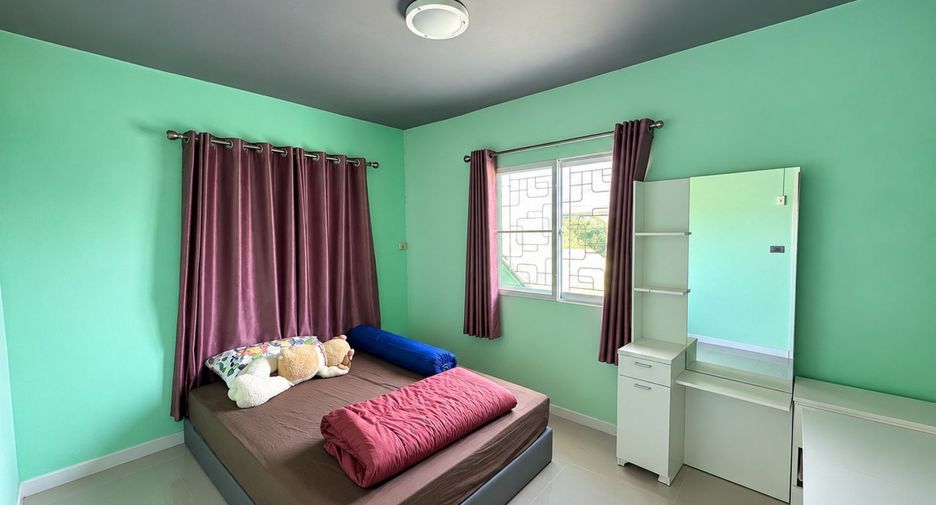 For sale 3 bedrooms townhouse in Mueang Samut Prakan, Samut Prakan