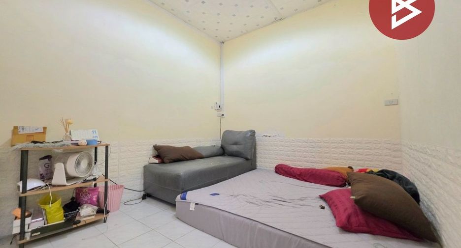 For sale 1 bed townhouse in Mueang Samut Prakan, Samut Prakan