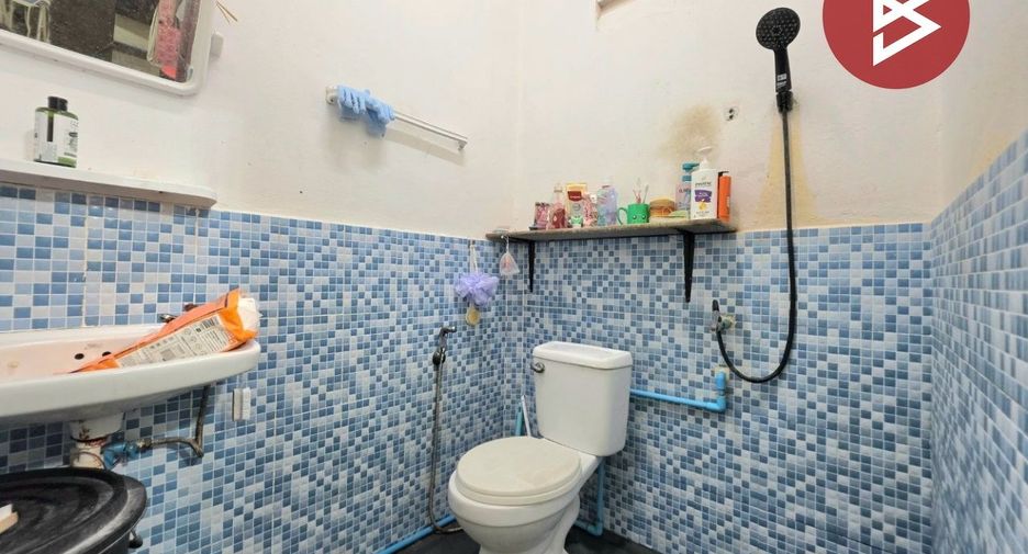 For sale 1 bed townhouse in Mueang Samut Prakan, Samut Prakan