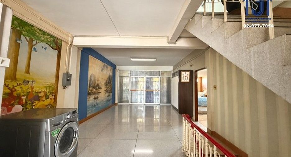 Local comercial en venta de 3 habitaciones en Bang Khen, Bangkok