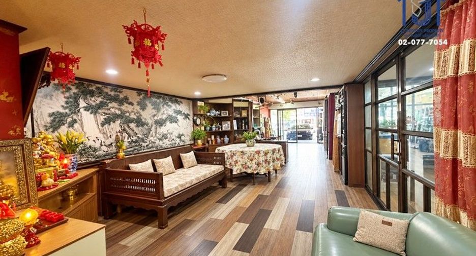 Local comercial en venta de 3 habitaciones en Bang Khen, Bangkok
