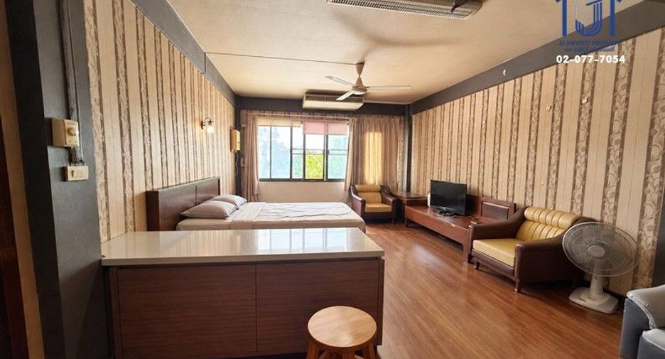 Local comercial en venta de 3 habitaciones en Bang Khen, Bangkok