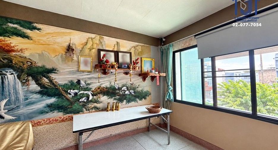 Local comercial en venta de 3 habitaciones en Bang Khen, Bangkok
