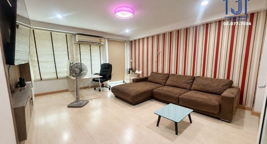 Local comercial en venta de 3 habitaciones en Bang Khen, Bangkok