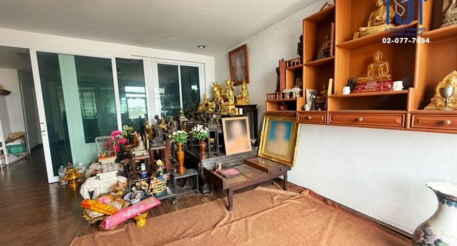 Local comercial en venta de 3 habitaciones en Bang Khen, Bangkok