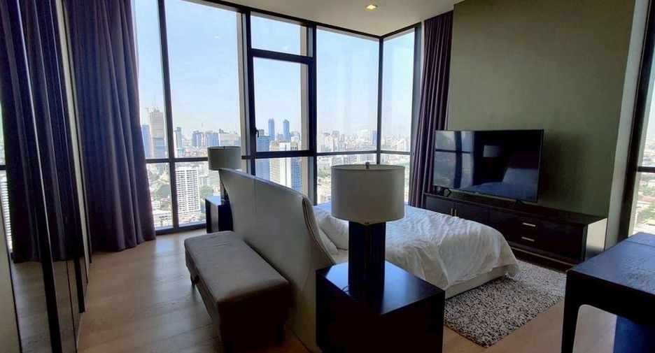 For rent 3 bedrooms condo in Watthana, Bangkok