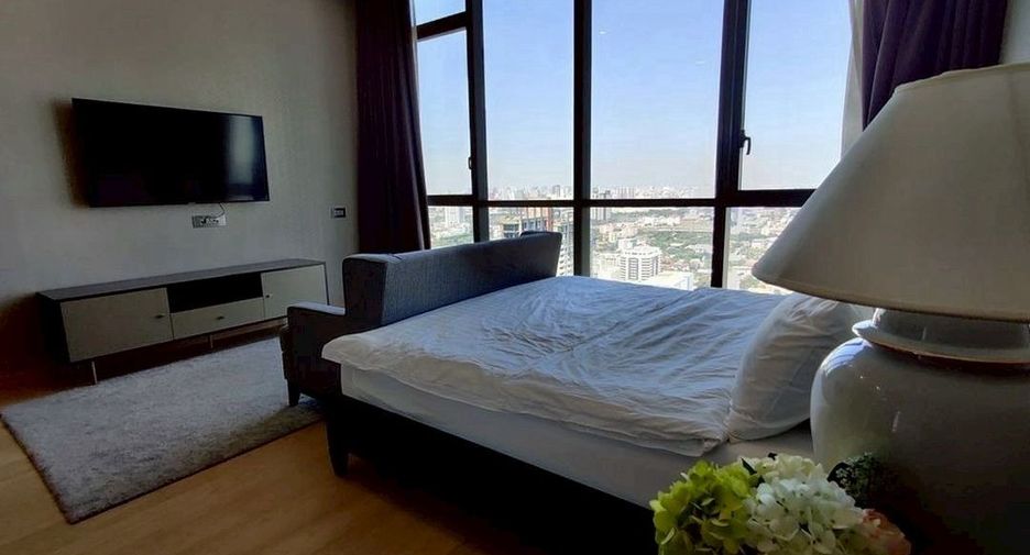 For rent 3 bedrooms condo in Watthana, Bangkok