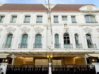 À louer 5 chambres maison à Yan Nawa, Bangkok