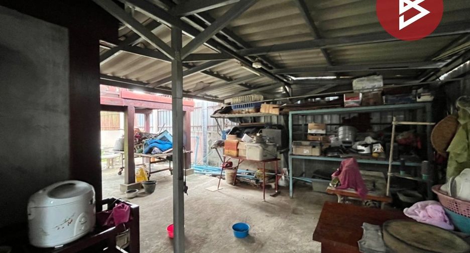 For sale 4 ベッドルーム house in Sam Phran, Nakhon Pathom