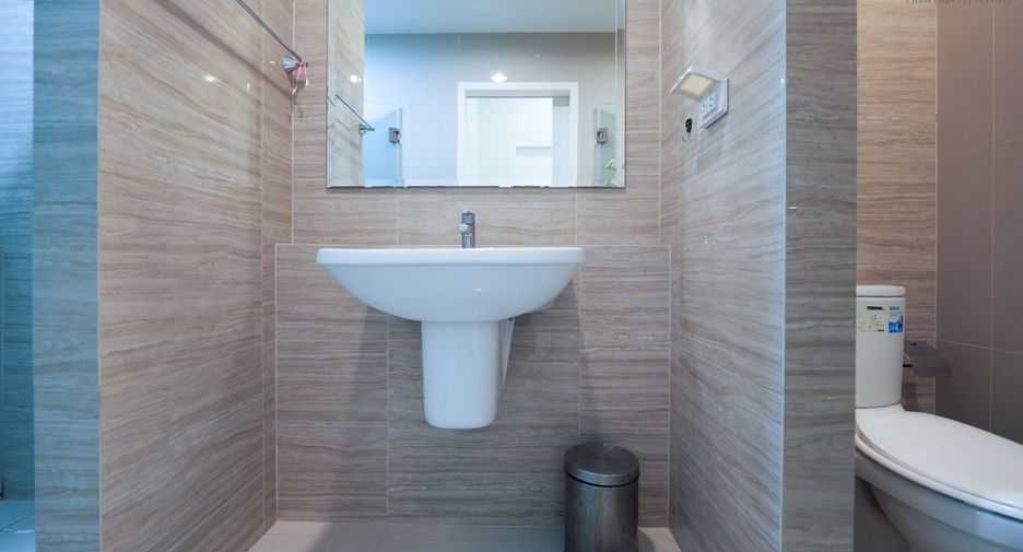 For sale 2 ベッドルーム condo in Mueang Samut Prakan, Samut Prakan