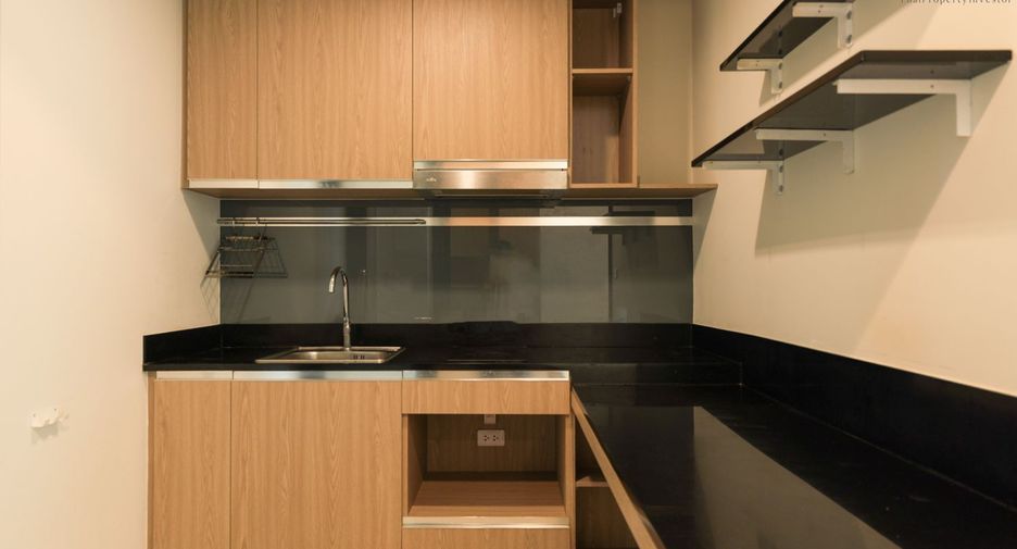 For sale 2 ベッドルーム condo in Mueang Samut Prakan, Samut Prakan