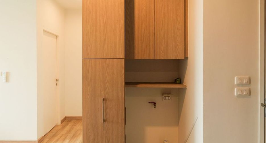 For sale 2 ベッドルーム condo in Mueang Samut Prakan, Samut Prakan
