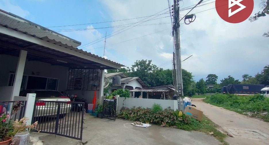 For sale 2 bedrooms townhouse in Phanat Nikhom, Chonburi