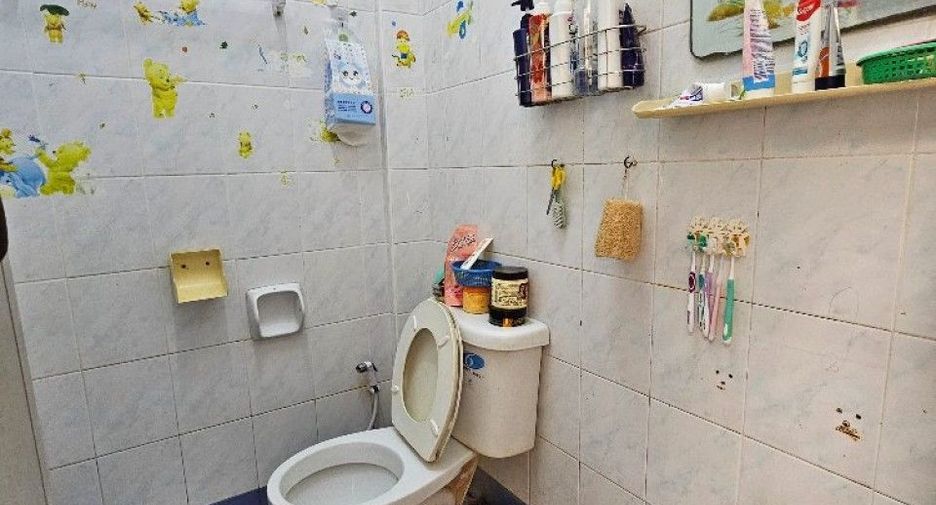 For sale 2 bedrooms townhouse in Bang Khun Thian, Bangkok