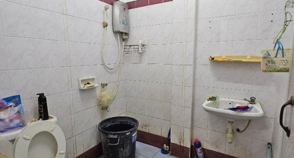For sale 2 bedrooms townhouse in Bang Khun Thian, Bangkok