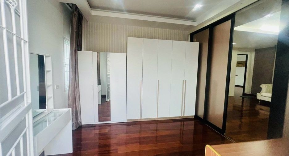 À vendre 4 chambres maison à Chatuchak, Bangkok