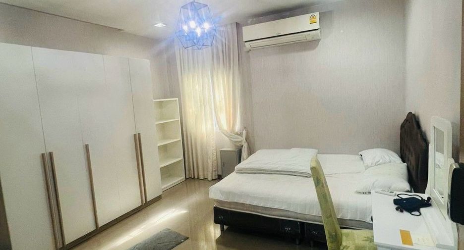À vendre 4 chambres maison à Chatuchak, Bangkok