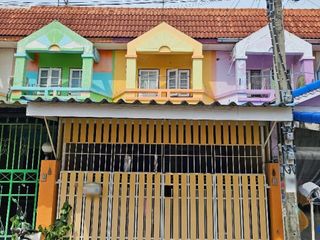 For sale 3 bedrooms townhouse in Bang Len, Nakhon Pathom