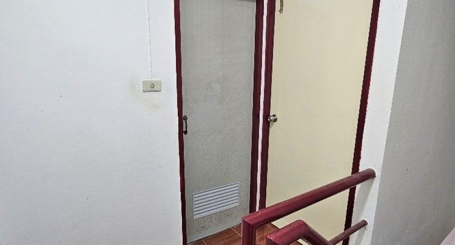 À vendre 3 chambres maison de ville à Bang Len, Nakhon Pathom