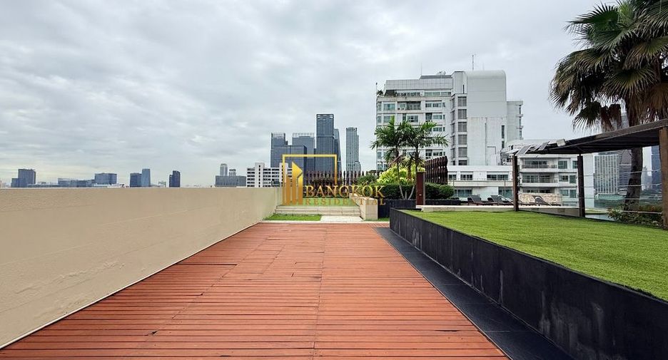 For rent 2 bedrooms condo in Pathum Wan, Bangkok
