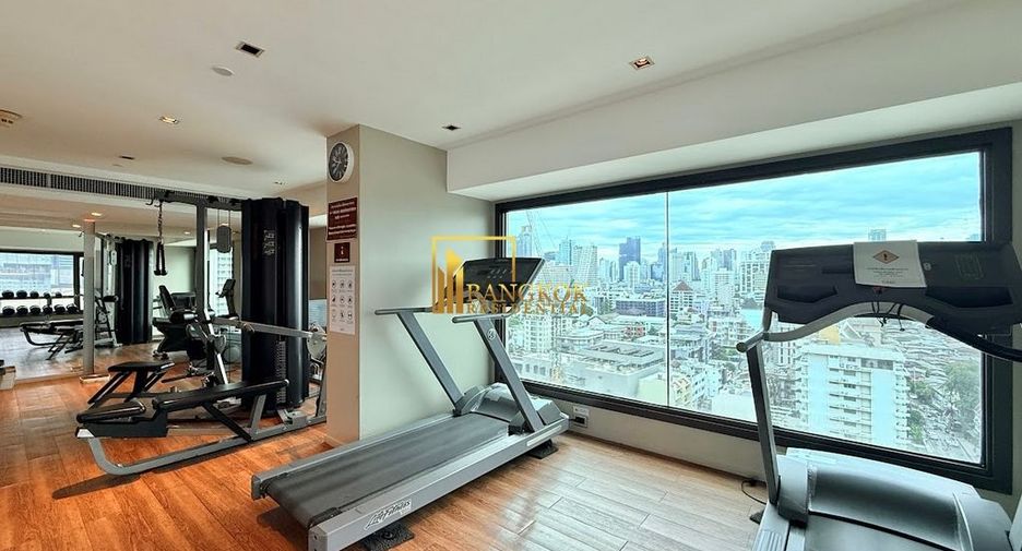 For rent 2 bedrooms condo in Pathum Wan, Bangkok