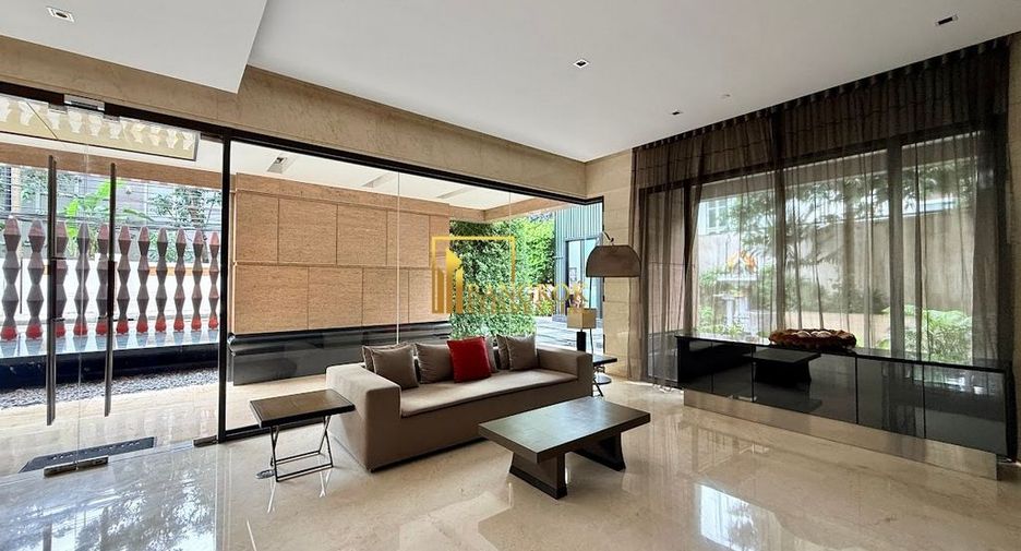 For rent 2 bedrooms condo in Pathum Wan, Bangkok