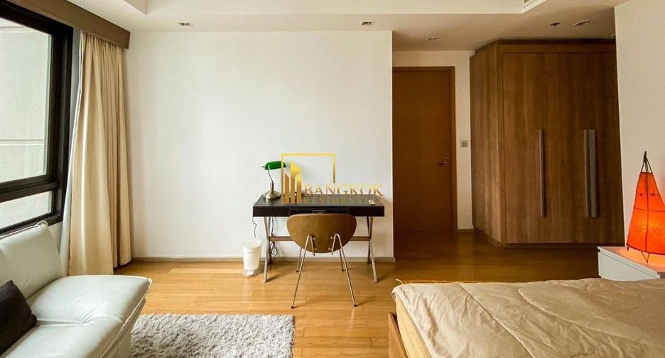 For rent 2 bedrooms condo in Pathum Wan, Bangkok