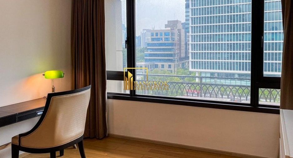 For rent 2 bedrooms condo in Pathum Wan, Bangkok