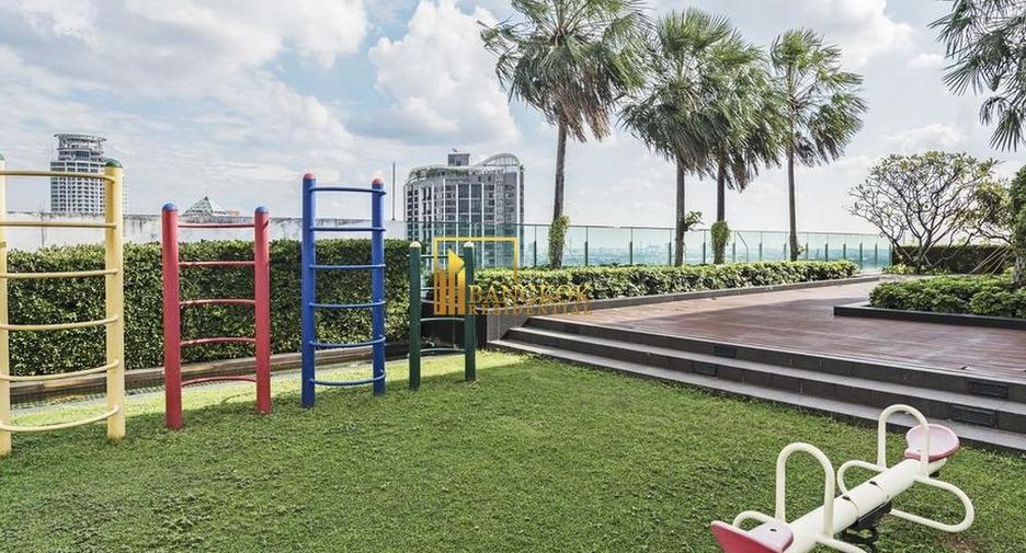 For rent 2 bedrooms condo in Khlong Toei, Bangkok