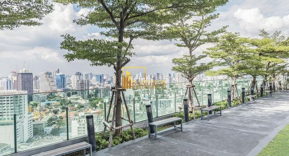For rent 2 bedrooms condo in Khlong Toei, Bangkok