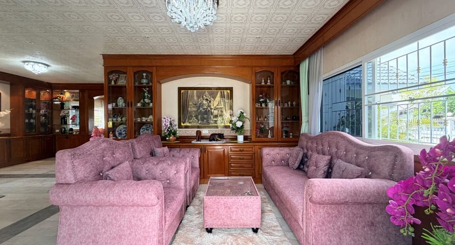 Villa zum Kauf mit 5 Zimmer in Bang Lamung, Chonburi