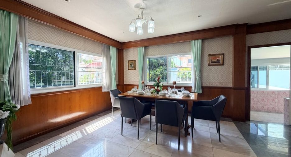 Villa zum Kauf mit 5 Zimmer in Bang Lamung, Chonburi