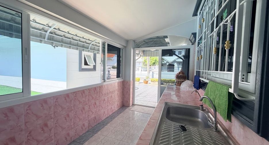 Villa zum Kauf mit 5 Zimmer in Bang Lamung, Chonburi