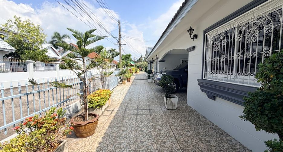 Villa zum Kauf mit 5 Zimmer in Bang Lamung, Chonburi