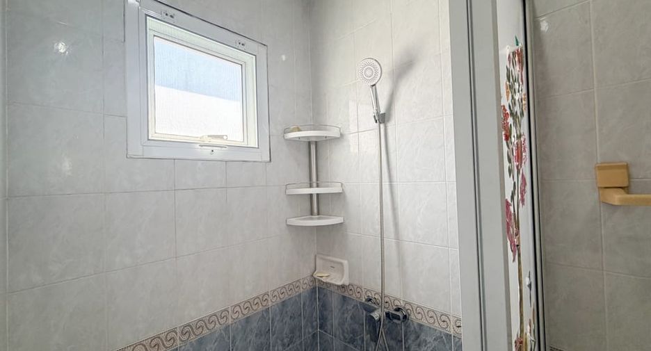 Villa zum Kauf mit 5 Zimmer in Bang Lamung, Chonburi