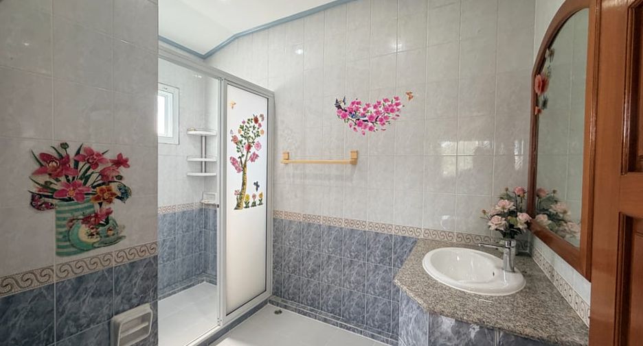 Villa zum Kauf mit 5 Zimmer in Bang Lamung, Chonburi