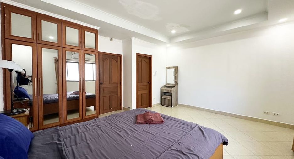 Haus zur Miete mit 4 Zimmer in Bang Lamung, Chonburi