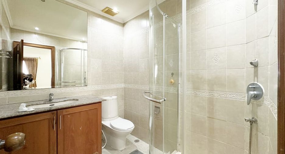 Haus zur Miete mit 4 Zimmer in Bang Lamung, Chonburi