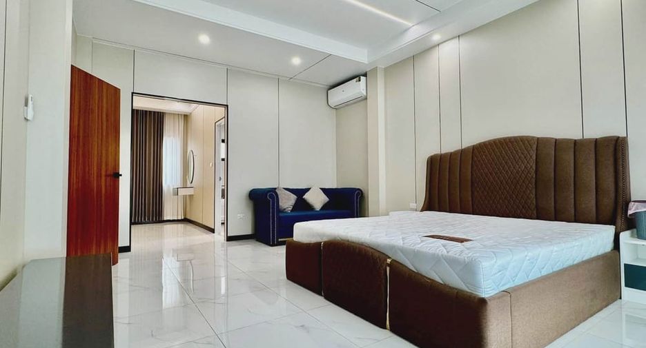 For rent 4 bedrooms villa in Bang Lamung, Chonburi