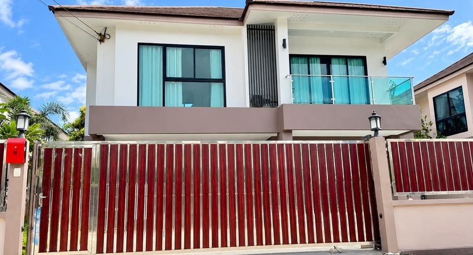 For rent 4 bedrooms villa in Bang Lamung, Chonburi