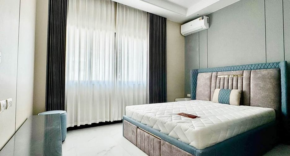 For rent 4 bedrooms villa in Bang Lamung, Chonburi