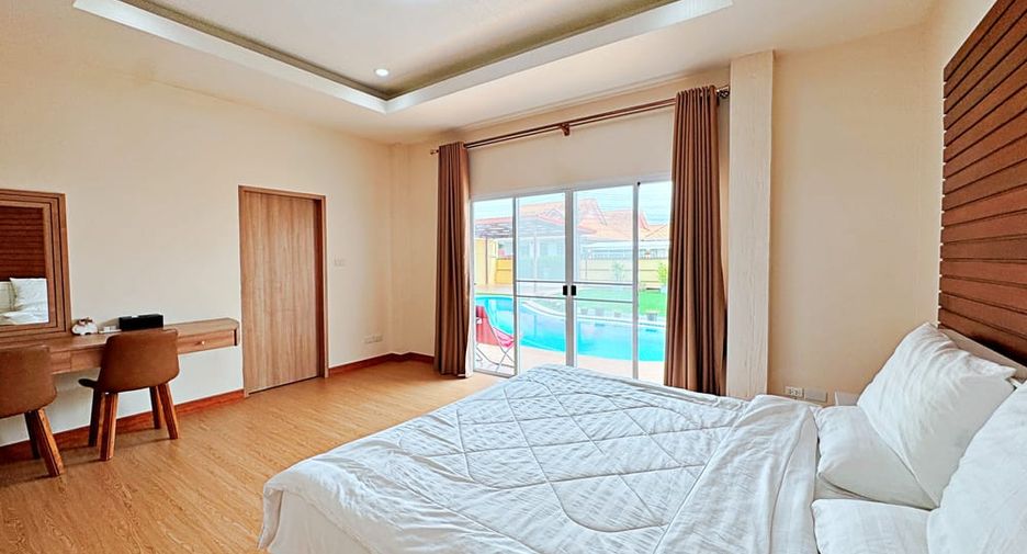 For rent 6 bedrooms villa in Bang Lamung, Chonburi
