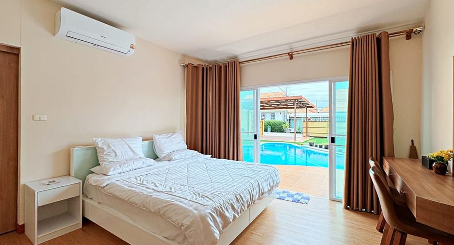 For rent 6 bedrooms villa in Bang Lamung, Chonburi
