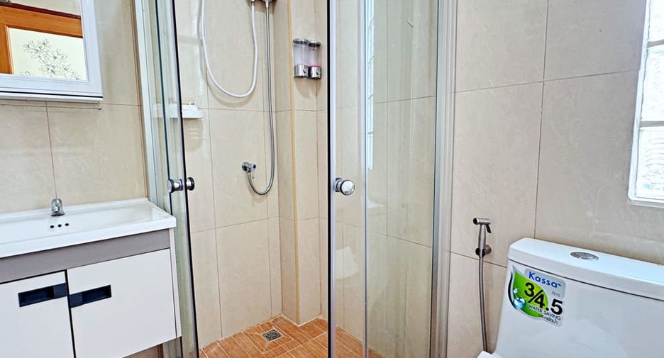 For rent 6 bedrooms villa in Bang Lamung, Chonburi