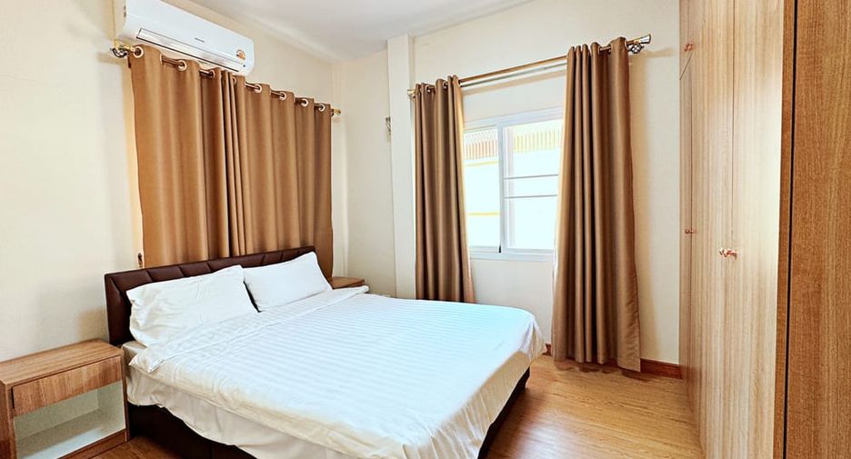For rent 6 bedrooms villa in Bang Lamung, Chonburi