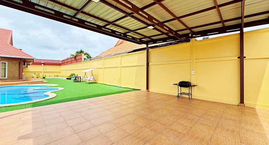 For rent 6 bedrooms villa in Bang Lamung, Chonburi